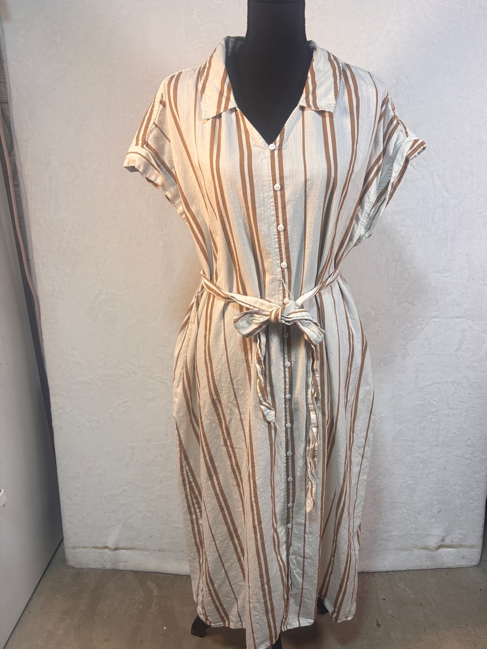 Cato Womens Shirt Dress 22/24W Tan Ivory Striped Button Front Midi Belted Plus
